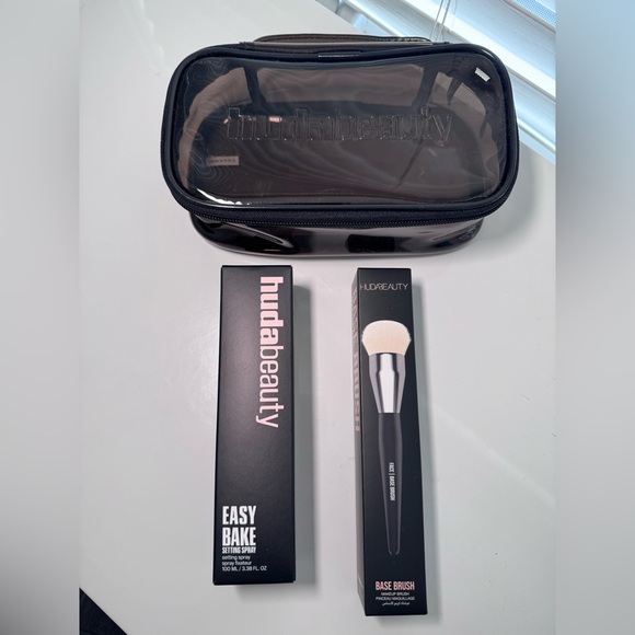 HUDA BEAUTY Other - HUDA BEAUTY Easy Bake Setting Spray with Brush & clear cosmetics bag